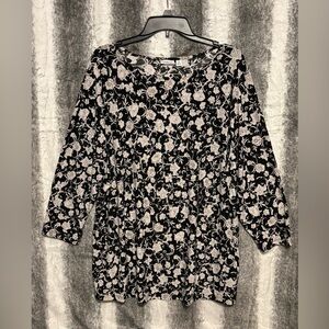 Croft & Barrow Black and White Floral Tunic Top